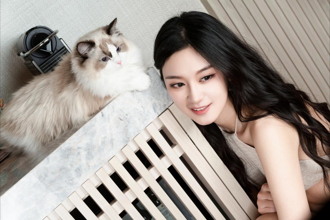 王毅会见哈萨克斯坦副总理兼外长努尔特列乌